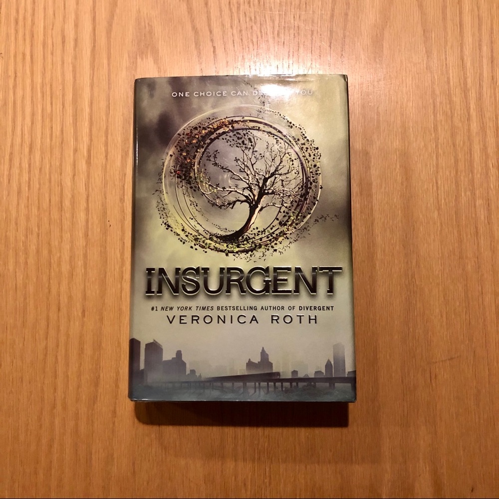 3 hardcover Divergent books! - Picture 2 of 10